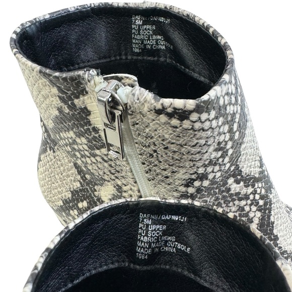 Madden Girl Dafni Snakeskin Print Pointed Toe Block Heel Booties Size 7.5M - Picture 15 of 16